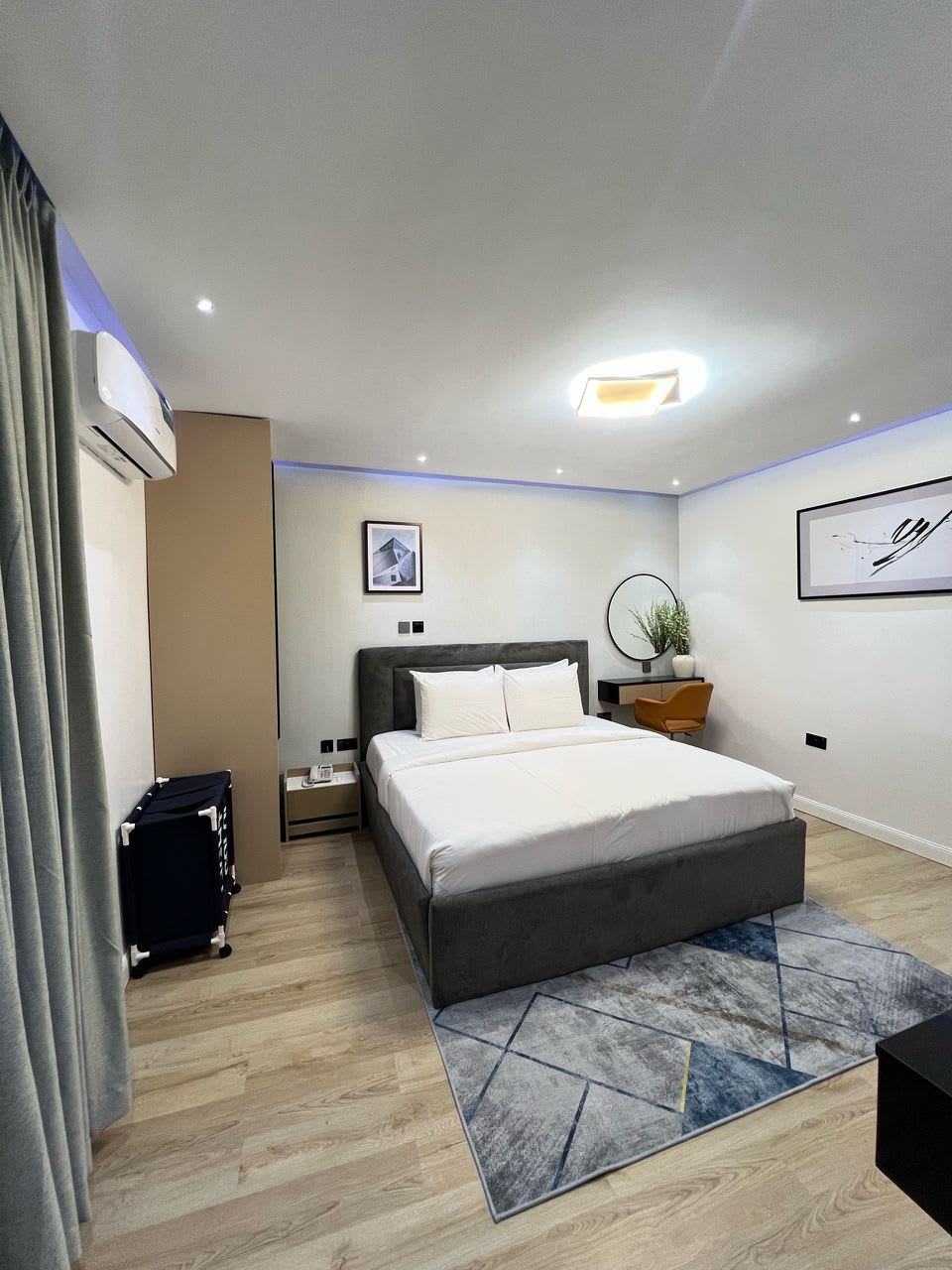 Dallas serviced apartment gallery in Pines and Pebble