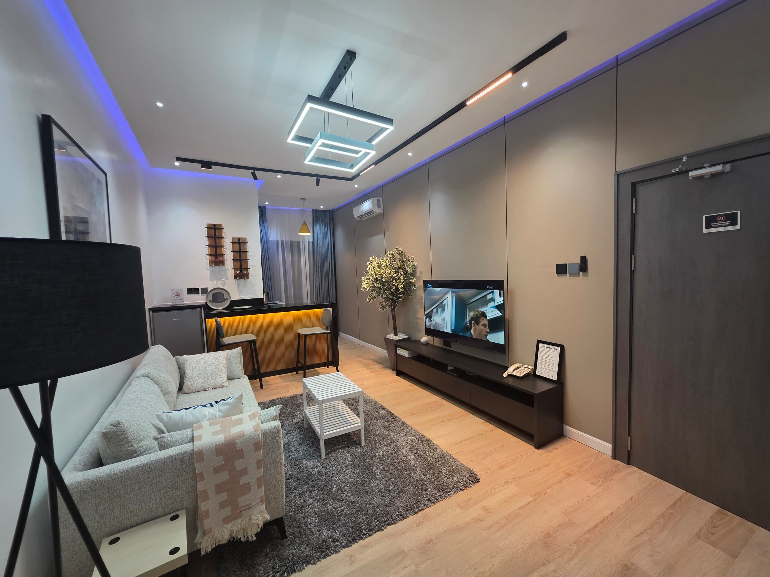 Glendale serviced apartment in Pines and Pebble