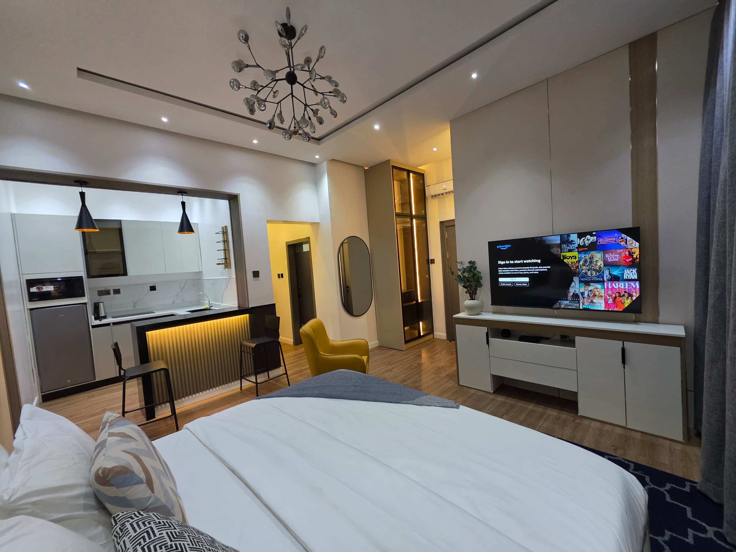 Houston short let apartment image in Pines and Pebble