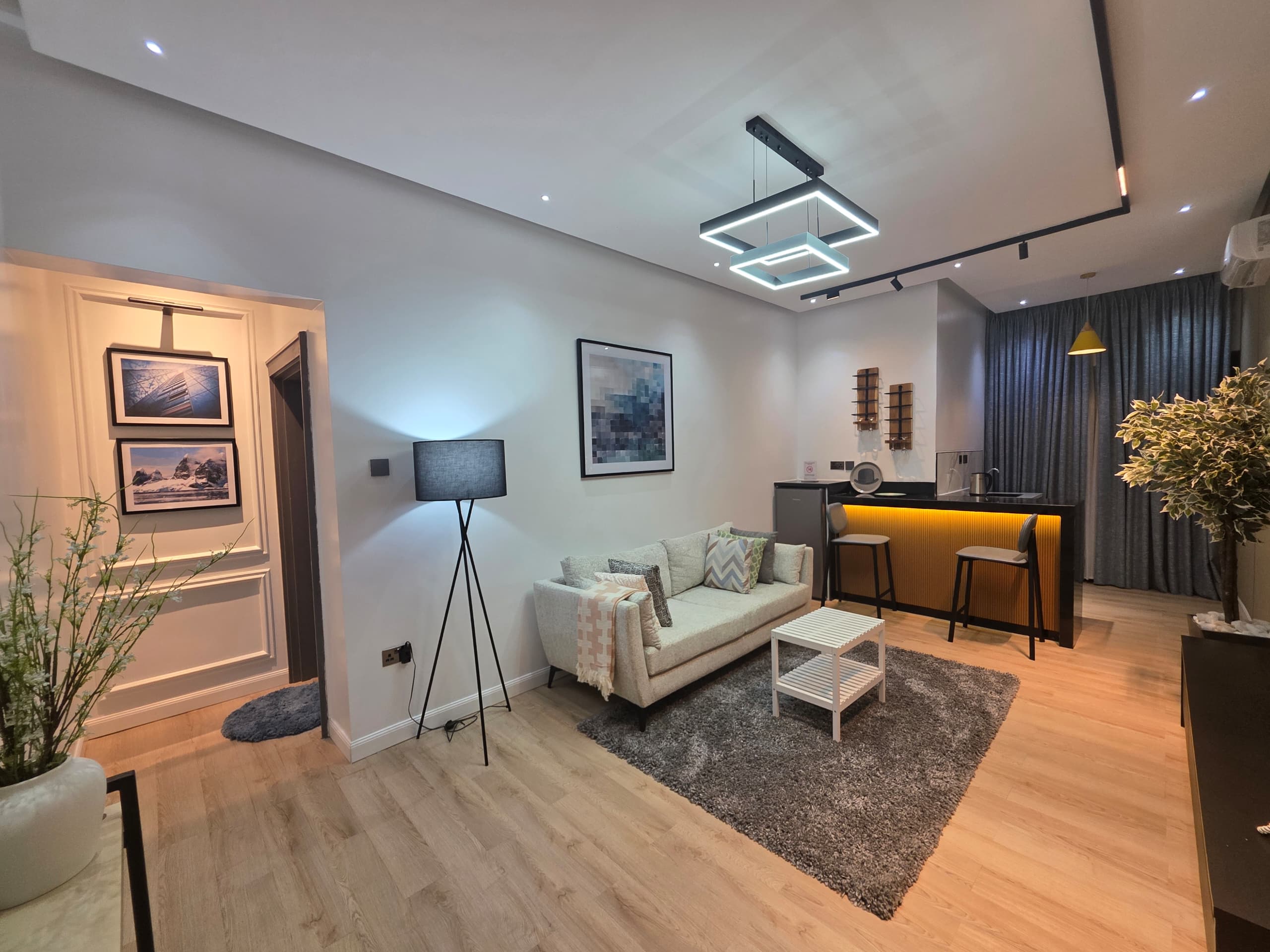 Glendale short let apartment image in Pines and Pebble