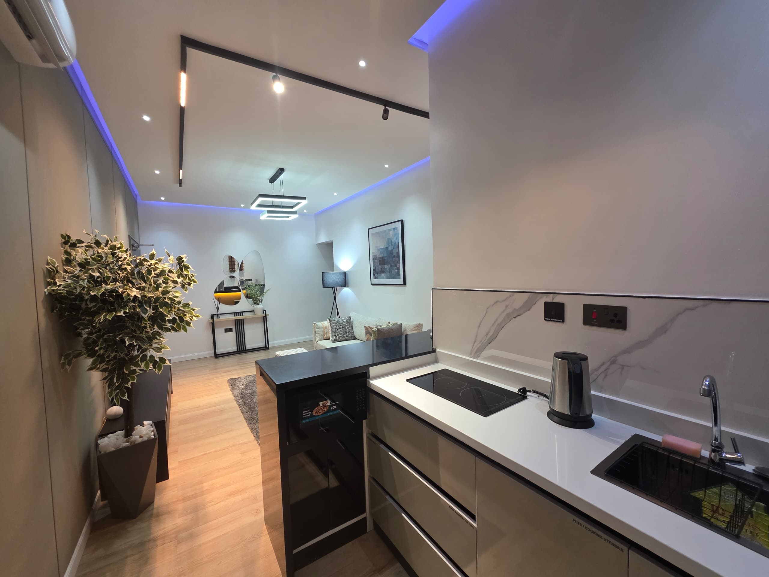 Glendale short let apartment image in Pines and Pebble