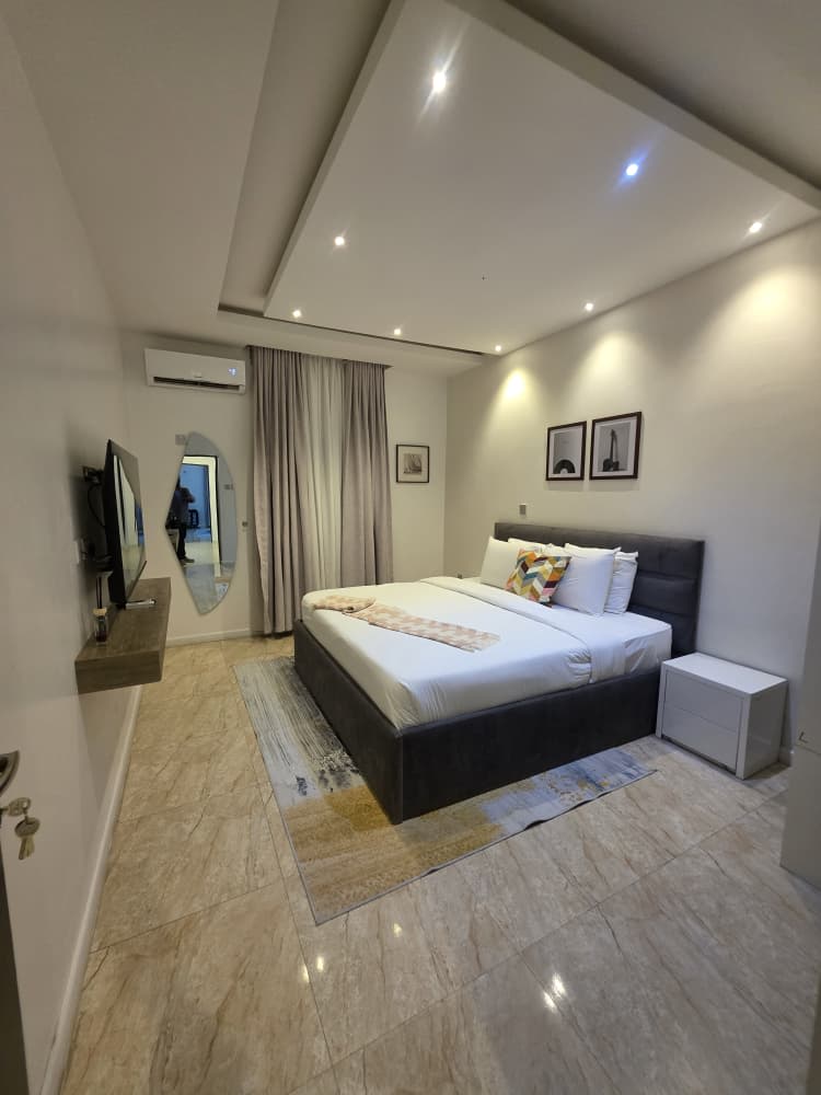 BO5 short let apartment image in The Brick House