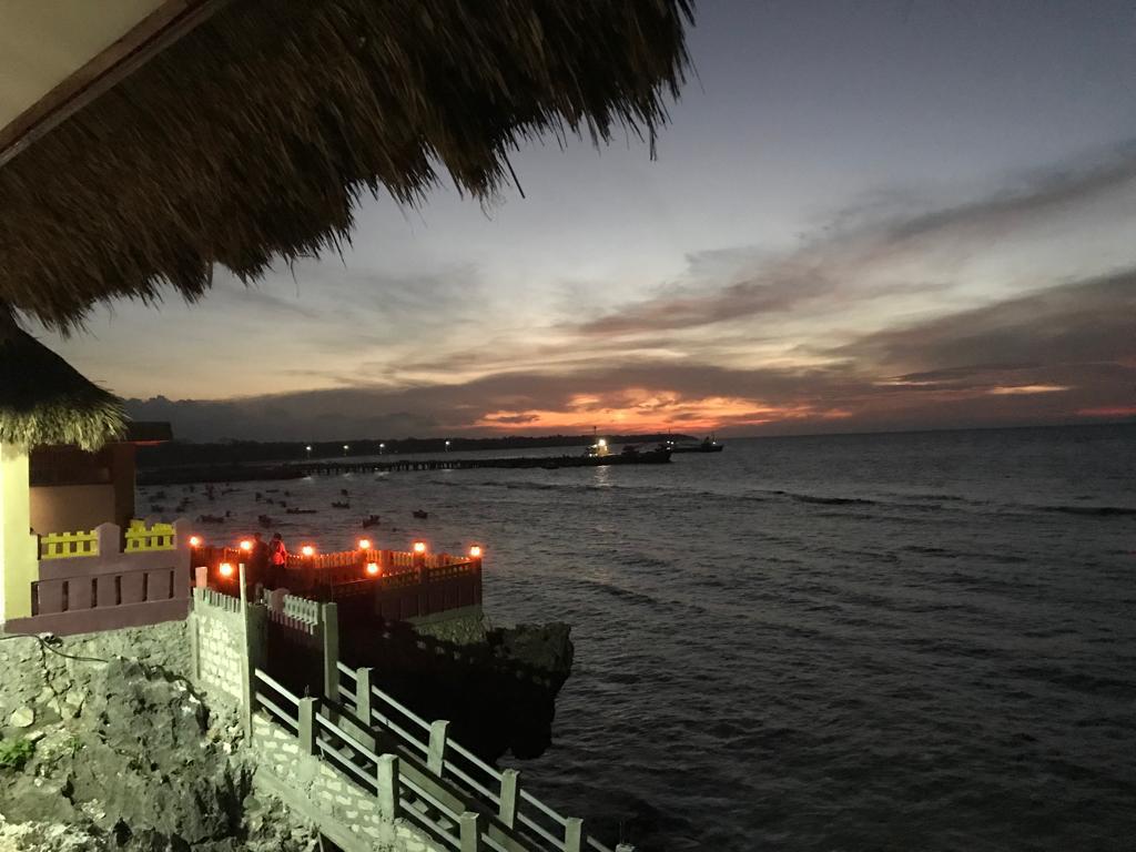Pemandangan Laut Matahari Terbenam