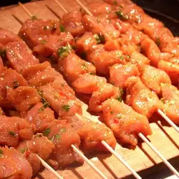 Brochettes de filets de dinde mariné 250g
