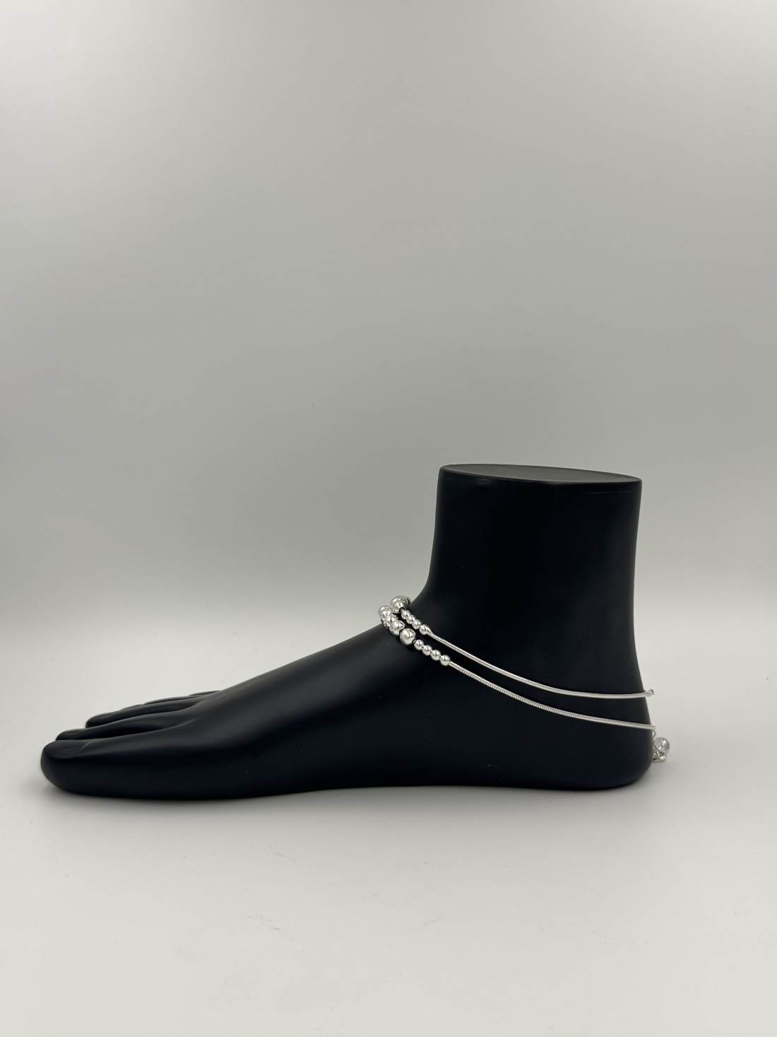 The Centered Bead Anklet view 4