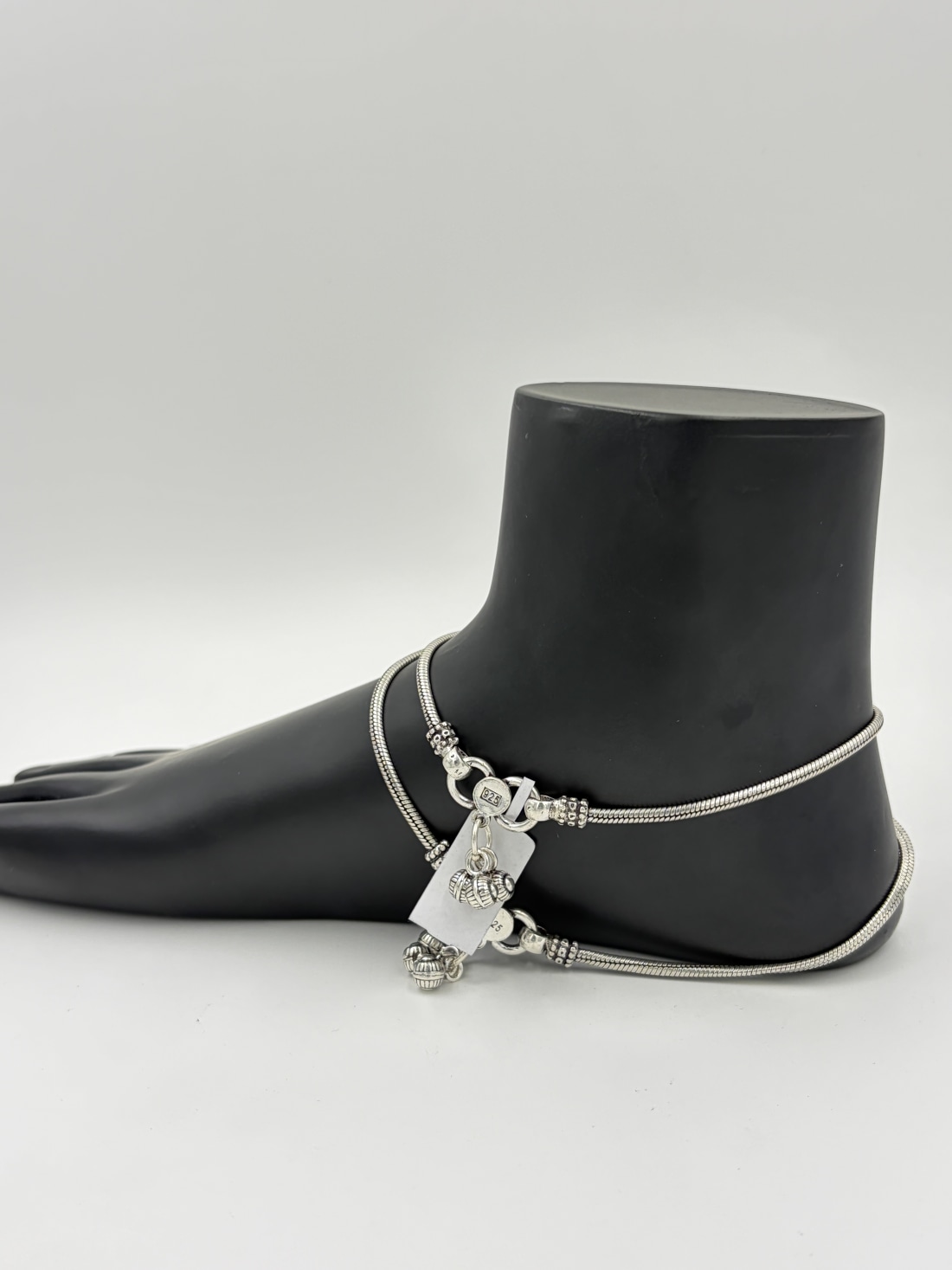 The Dual Blossom Reserve Anklet view 3