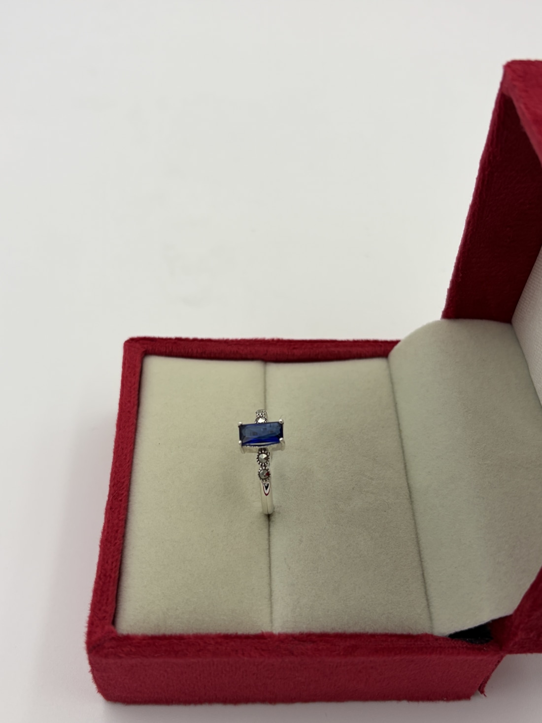Ring  view 4