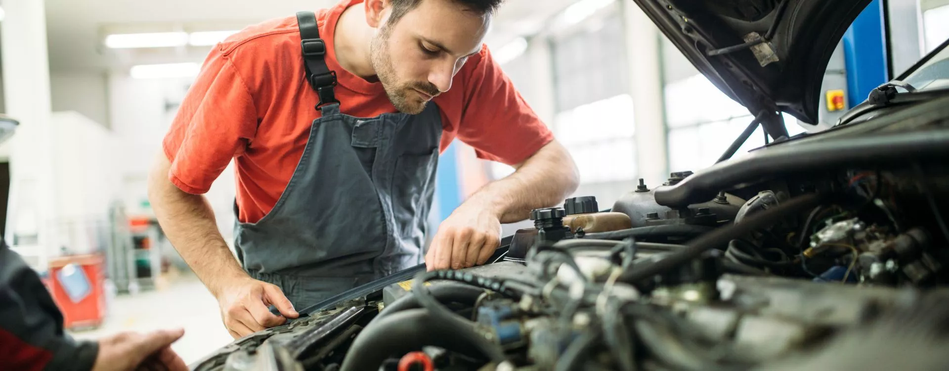 15 Puntos Clave a Revisar Antes de Comprar un Carro de Segunda: Guía Completa 2023