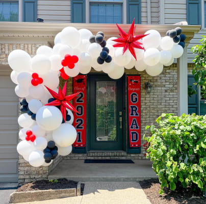 Graduation party balloonscape at the venue