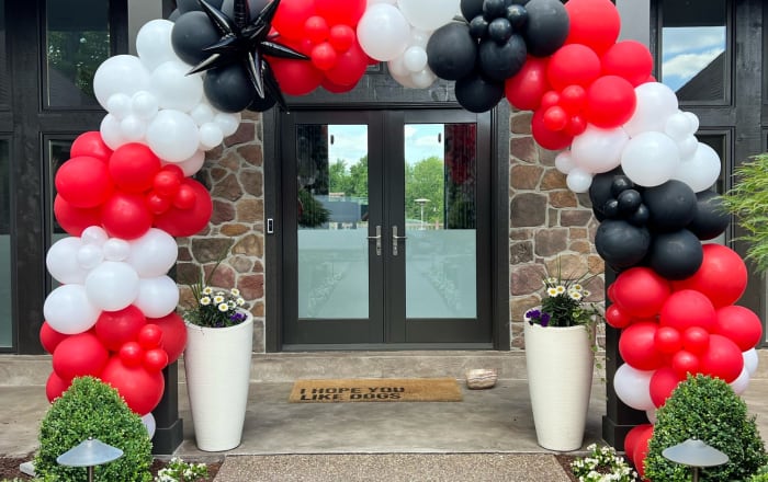 Balloon decor ideas for event spaces