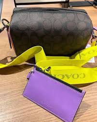 NWT Coach CL425 Axel Crossbody In Colorblock Signature Canvas Gunmetal/MahoganyNWT Coach CL425 Axel Crossbody In Colorblock Signature Canvas Gunmetal/Mahogany