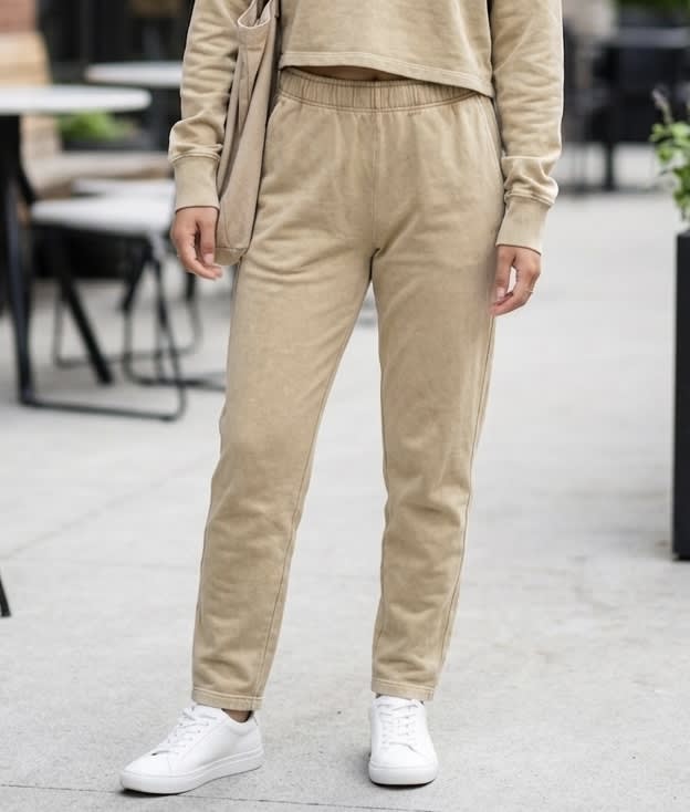 Sand-colored sweatpants (өмд)