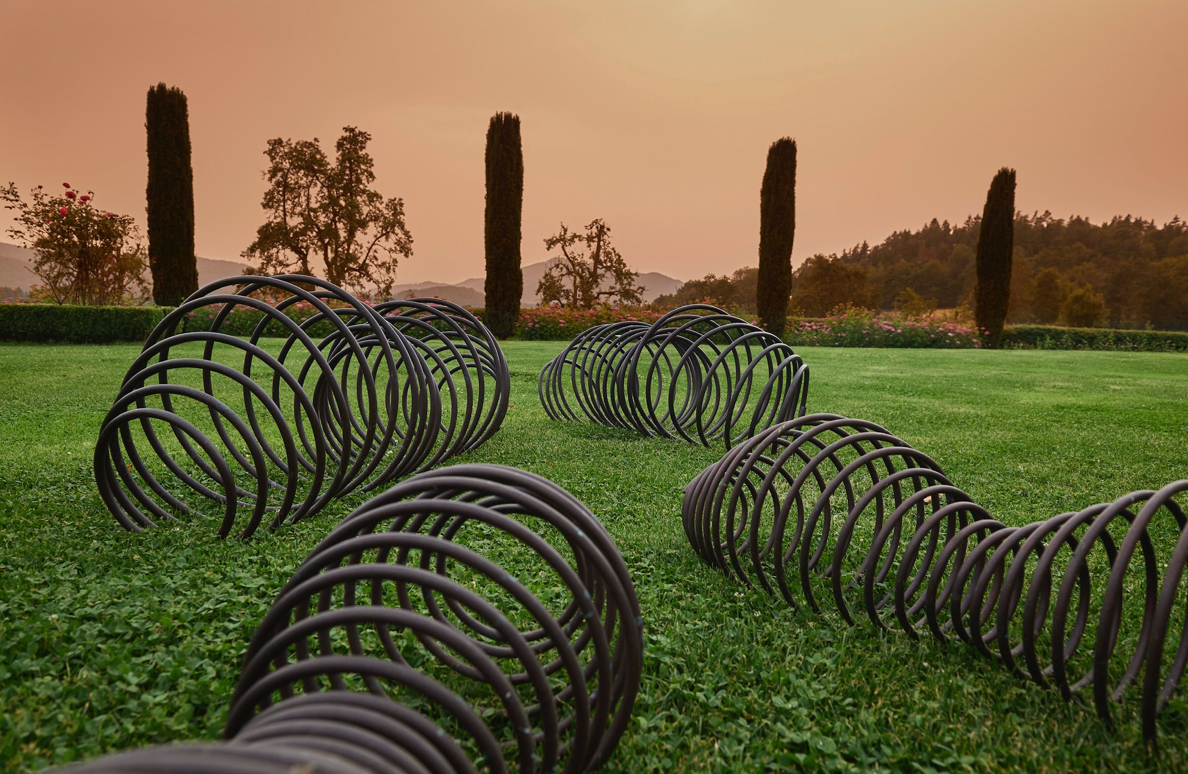 Alfred Hoyos, Untitled, 2000, Copper tube, 28 x 97 x 27 cm, 26 x 82 x 29 cm