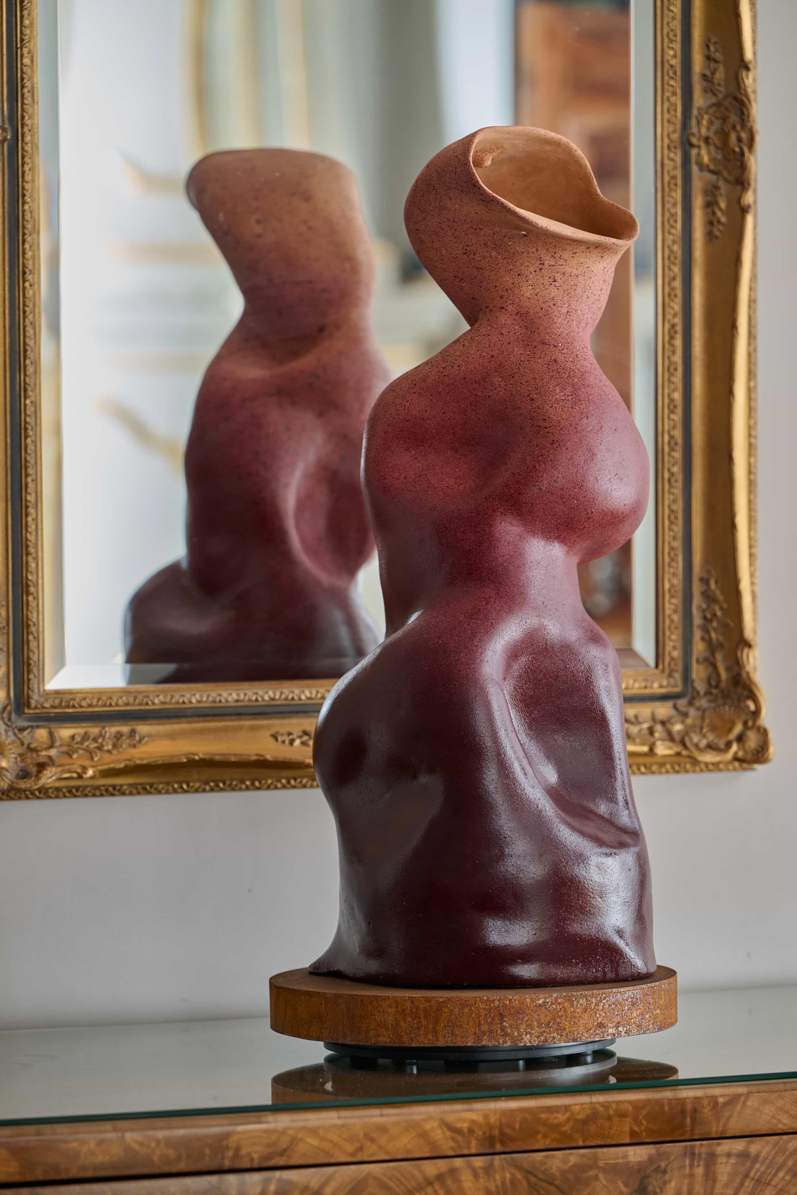 Magda von Hanau, The Dancers, 2025, Clay, acrylic paint, electric turning table, iron plate & sound system, Set of 2: 80 x 40 x 40 cm