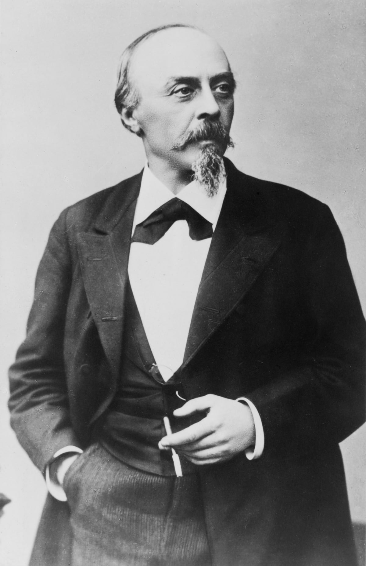 Hans von Bülow — first major pianist to perform the entire Beethoven sonata cycle from memory, famous for his silent score reading