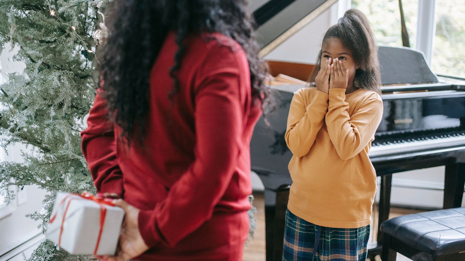 Gifts for Piano Students in 2026: 20 Useful Picks Under $100