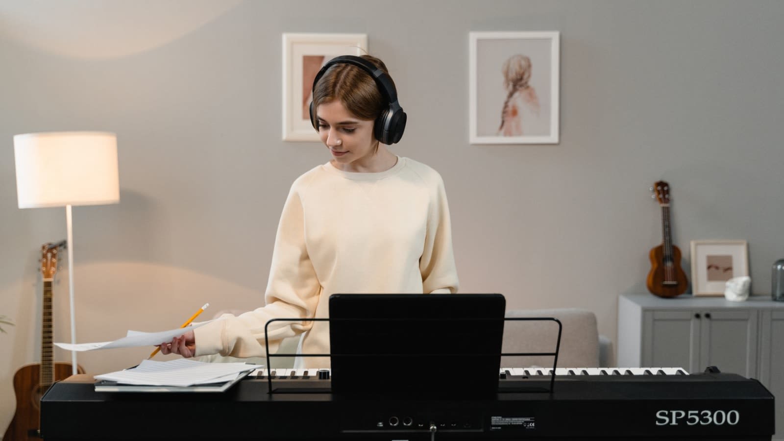 Best Apps for Learning Piano by Ear: 4 Useful Tools
