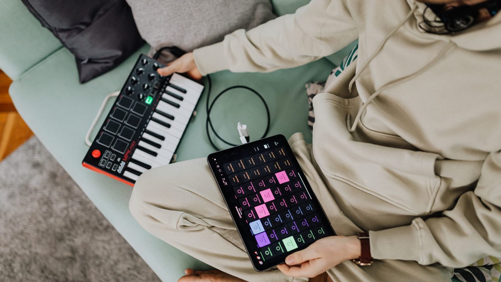 Connect a Digital Piano to an iPad: Cables, MIDI and Sound