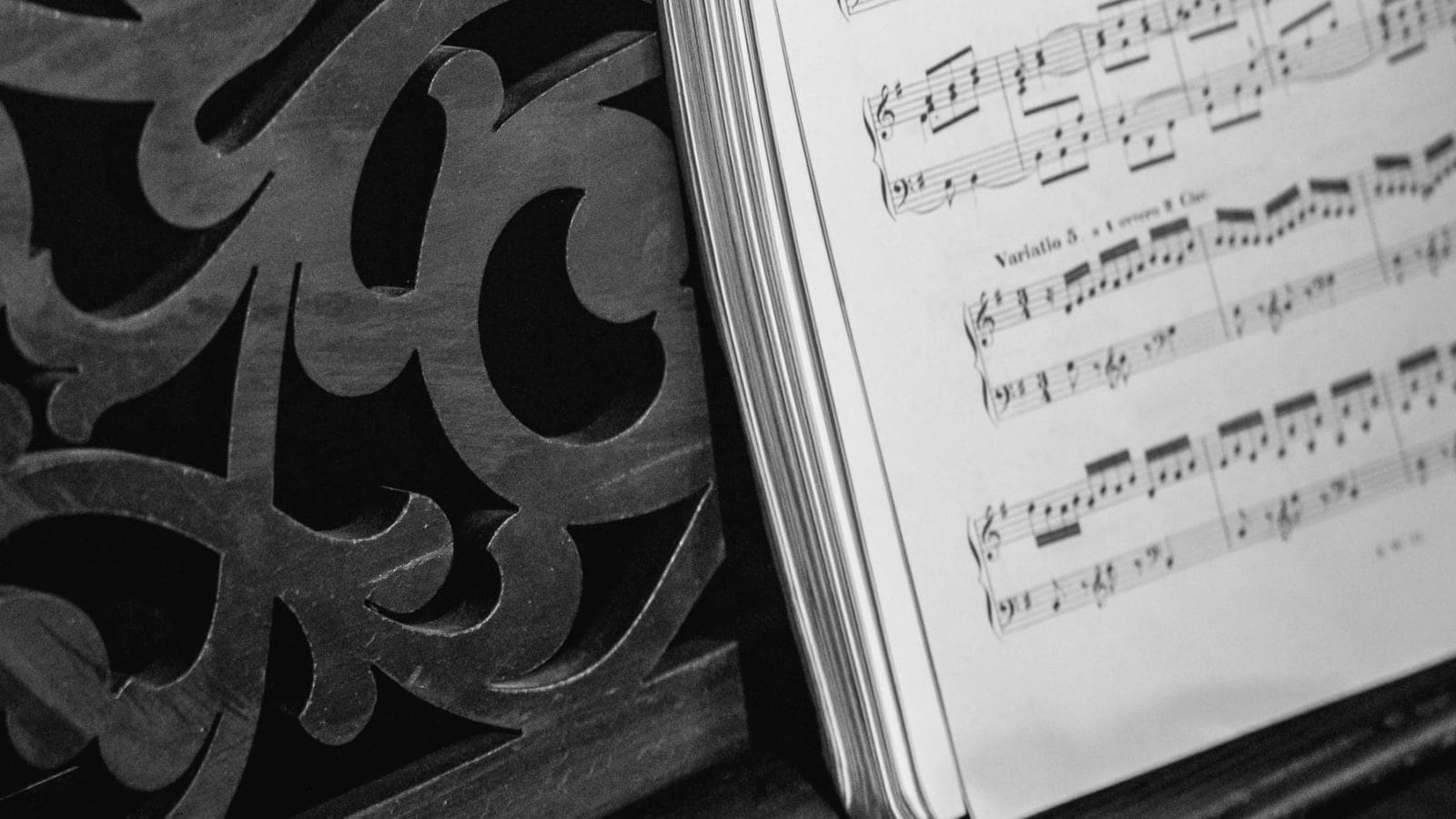 Alfred vs Faber for Adult Beginners: Which Piano Book Fits?