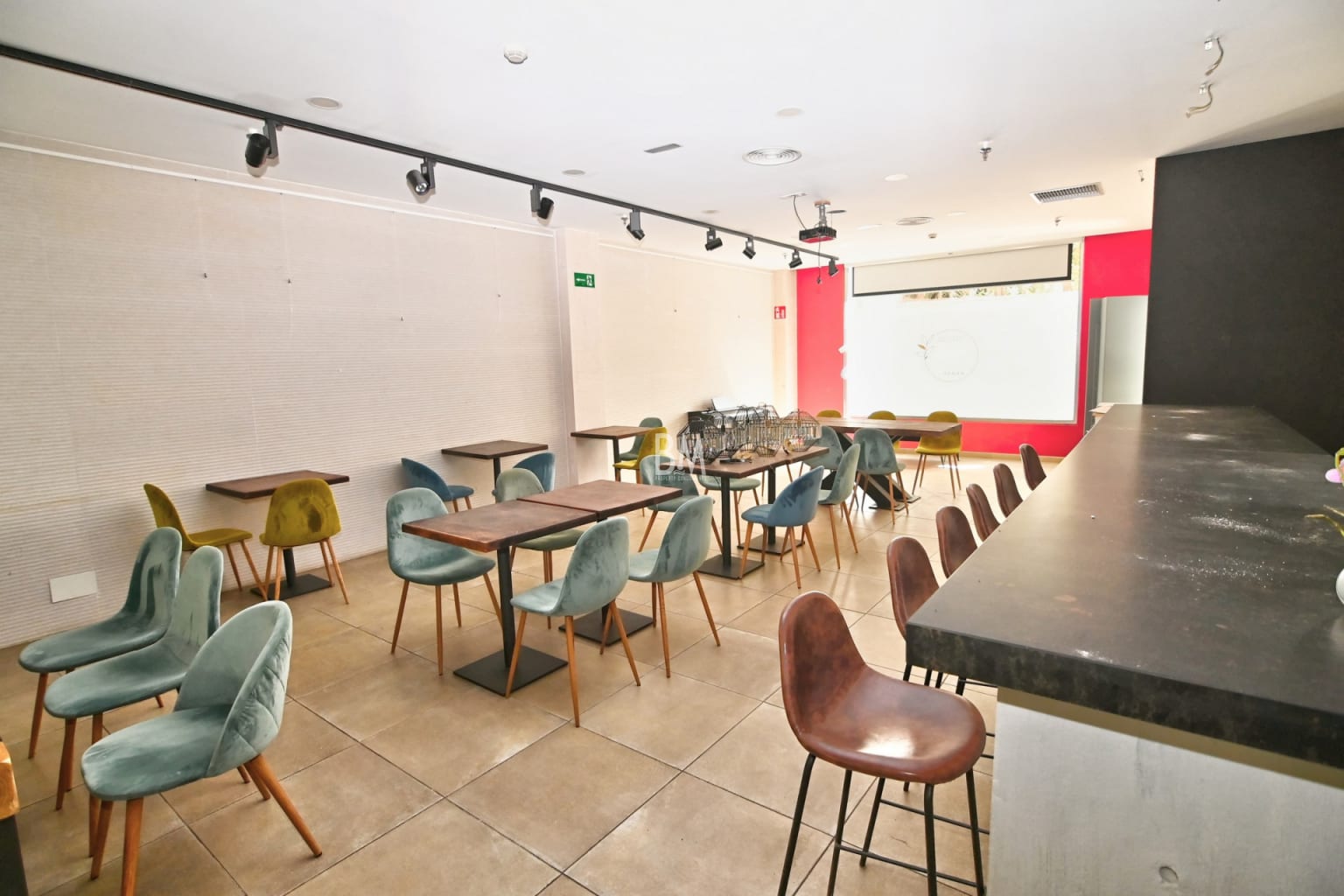 Prime double unit in Sotomarket – versatile space with full kitchen