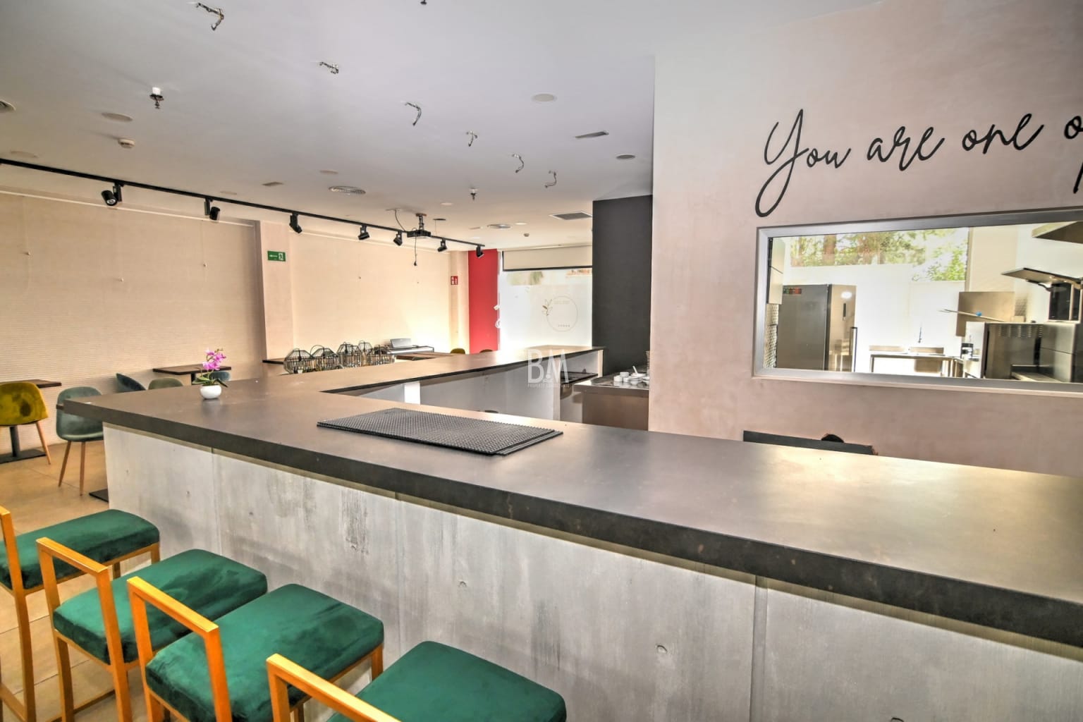 Prime double unit in Sotomarket – versatile space with full kitchen