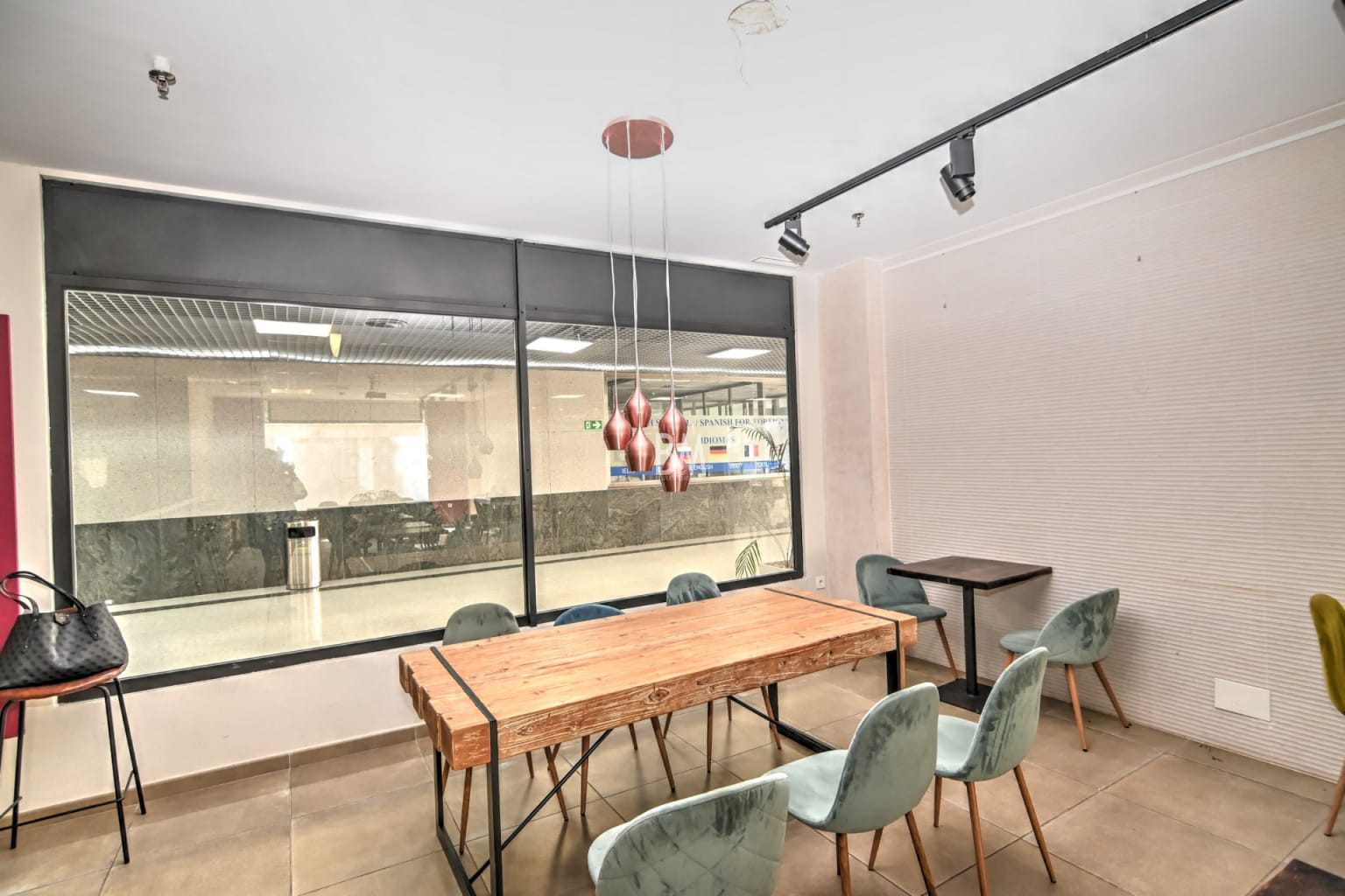Prime double unit in Sotomarket – versatile space with full kitchen