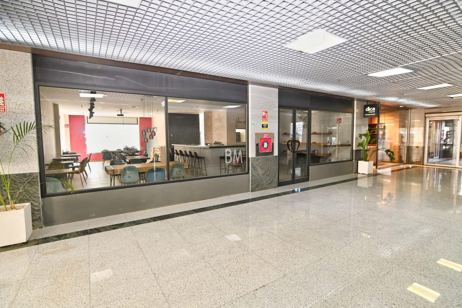 Prime double unit in Sotomarket – versatile space with full kitchen