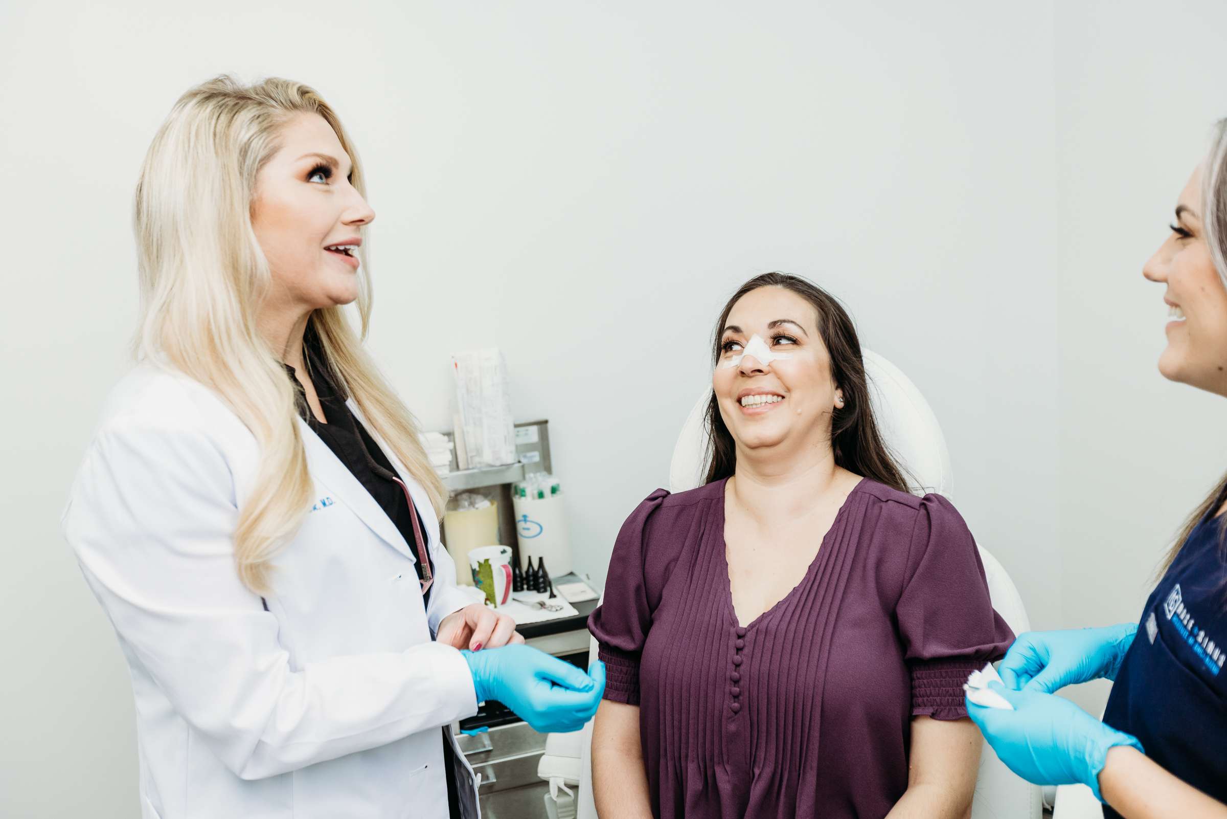 deviated nasal septum surgery: FSIBR surgeon conducting nasal septum deviation surgery