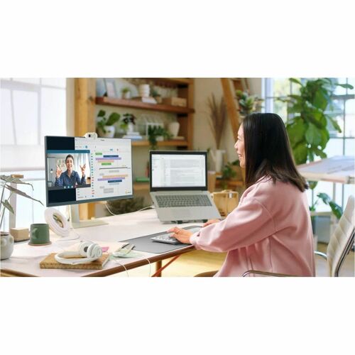 Logitech BRIO 100 lateral