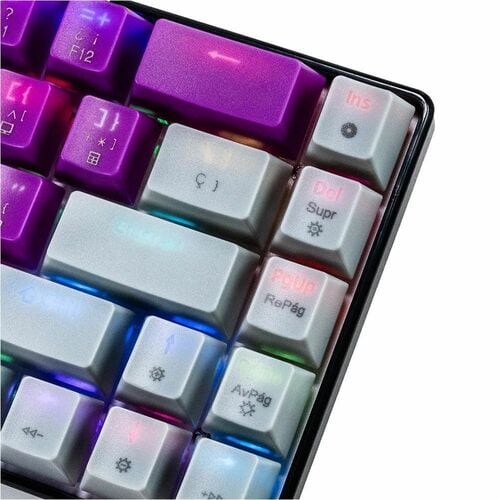 Teclado con iluminación RGB