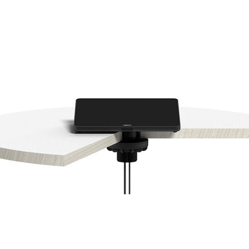 Montaje Logitech Tap para mesa - Vista lateral y gestión de cables