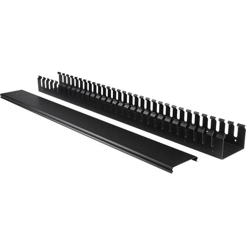 Organizador vertical de cables instalado en rack