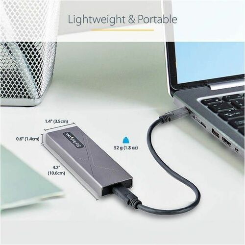 Gabinete conectado a un portátil vía USB-C