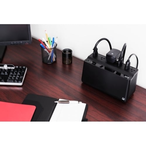 APC Back-UPS BE 425VA iluminado