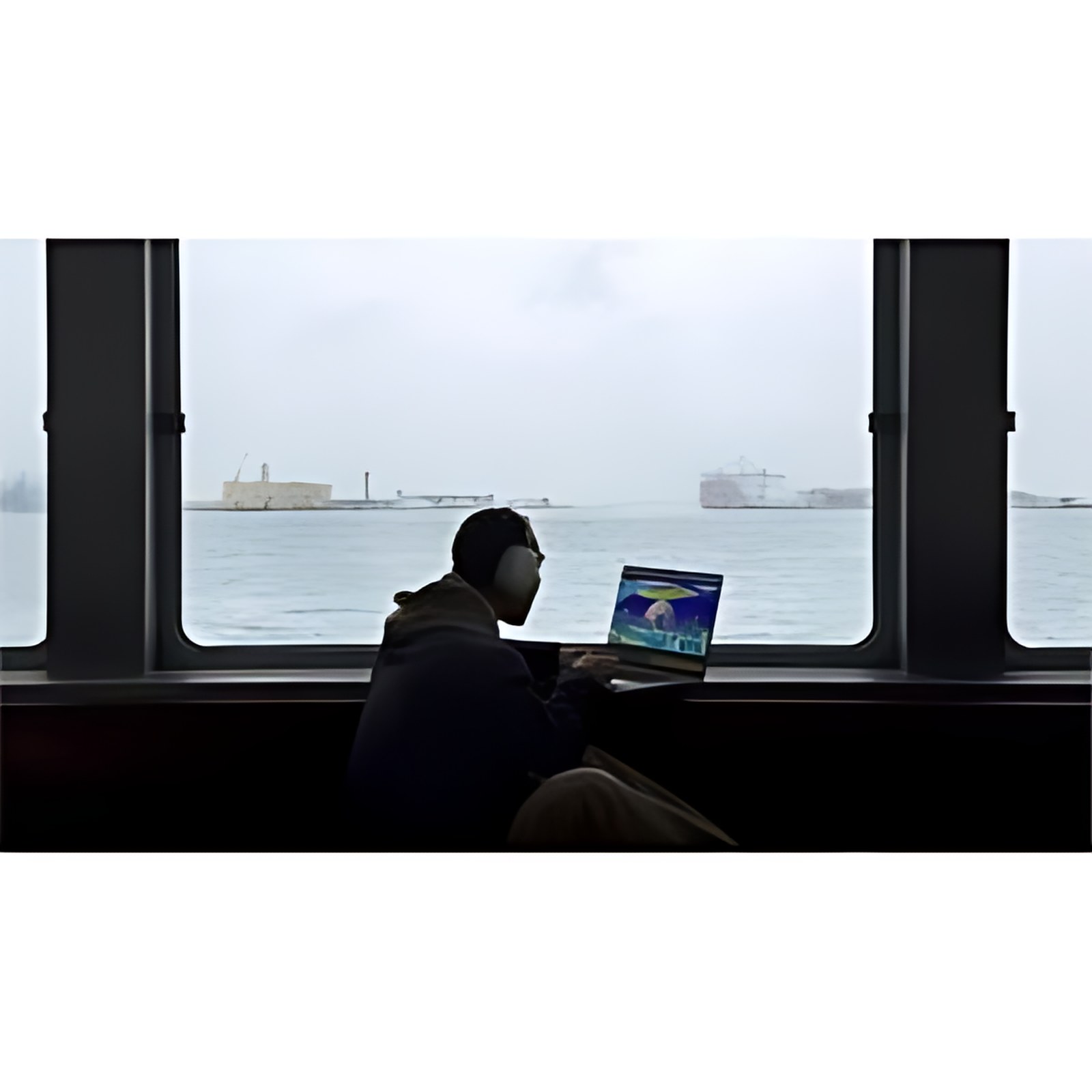 Portátil - Apple MacBook Pro MGDN4E/A 36.1cm (14.2") - 120Hz - Apple M5 Pro - 24GB - 1TB SSD - Español (América Latina) Teclado - Plata - Apple M5 Pro Chip - 3024 x 1964 - macOS Tahoe - Apple - Hexade