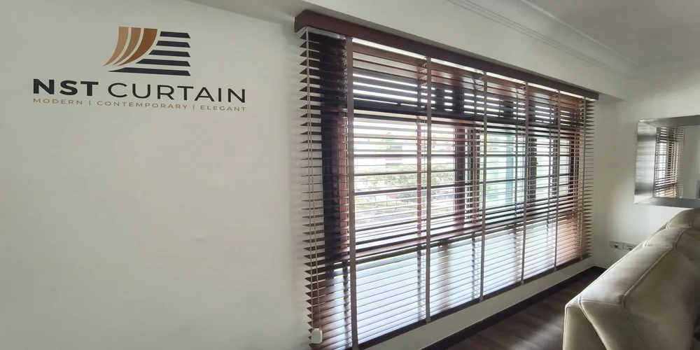 buy venetian blinds in Compassvale Bow