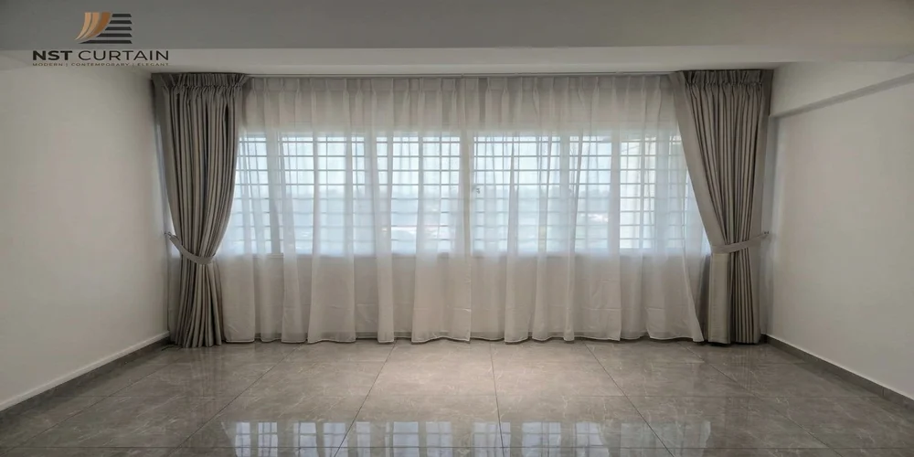 day and night curtain in Clementi