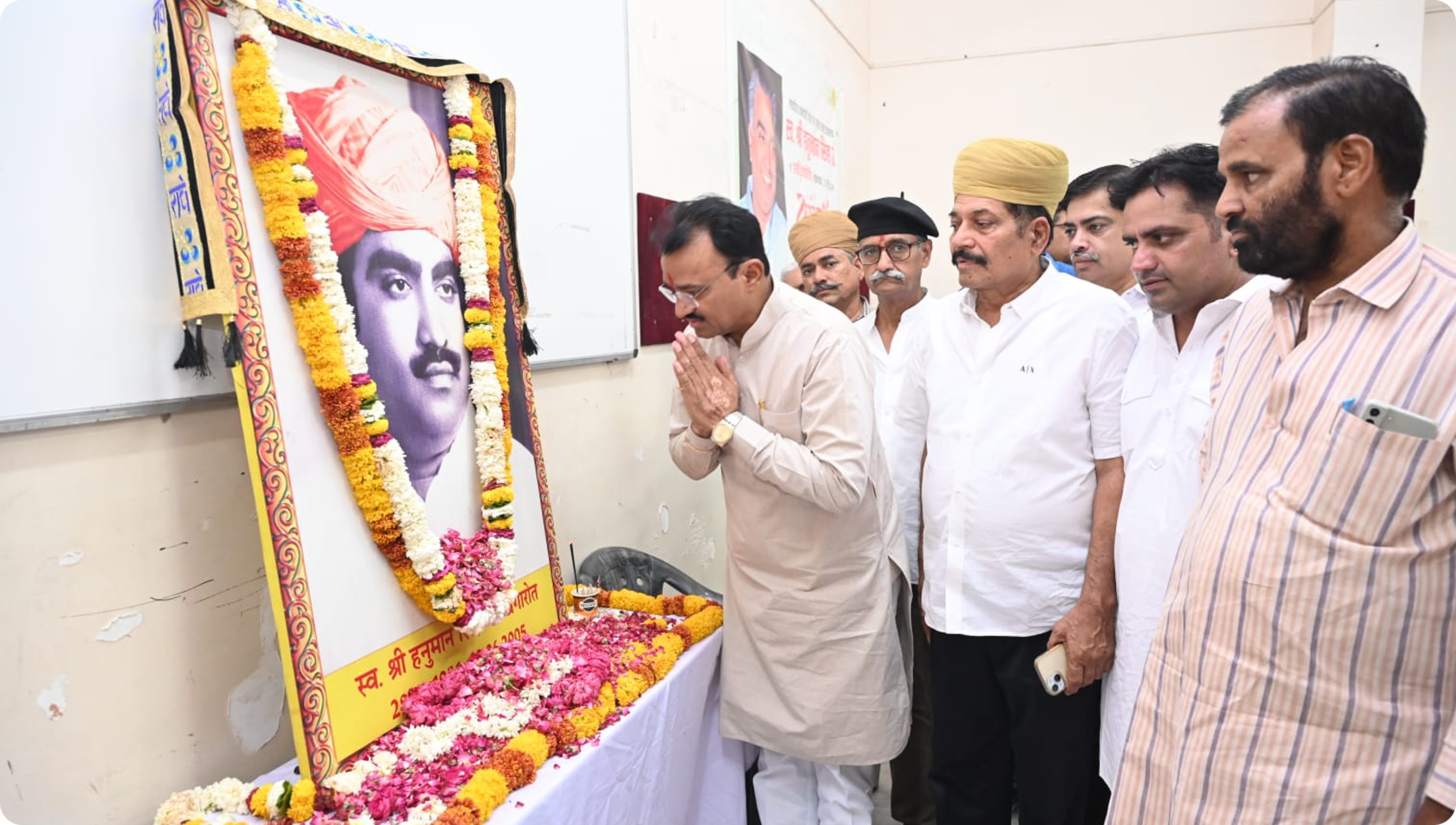 Dignitaries paying tribute