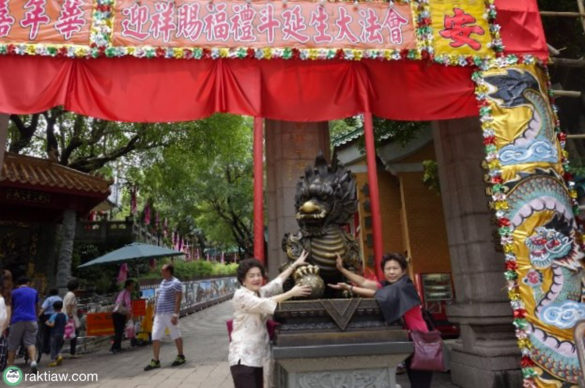 wong tai sin temple hong kong