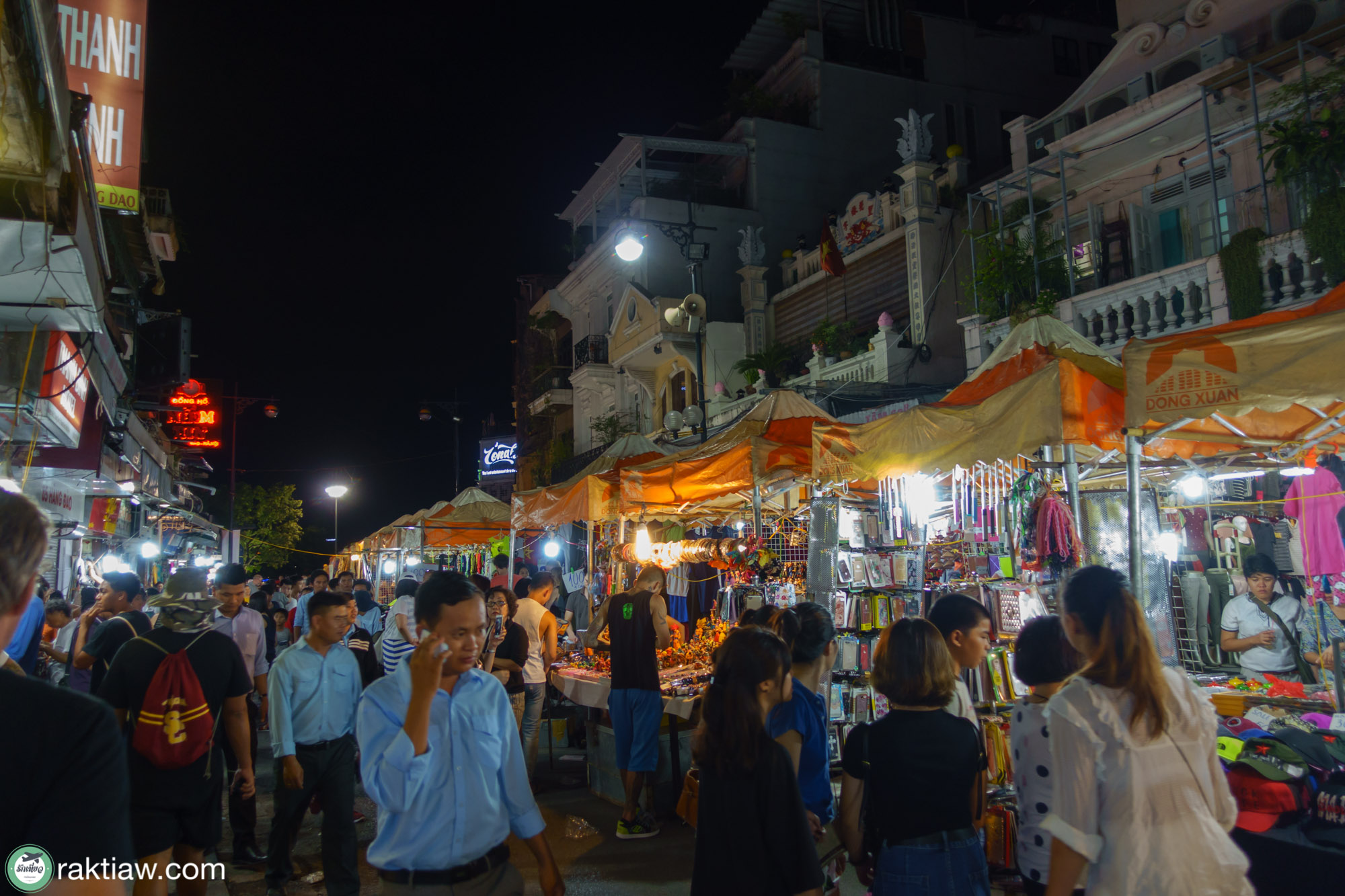 Night market Hanoi