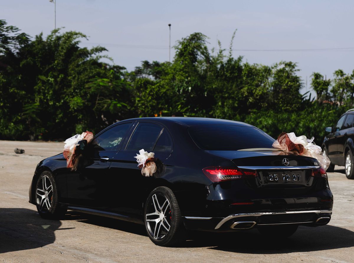 Wedding · Elegant Outdoor Send-off