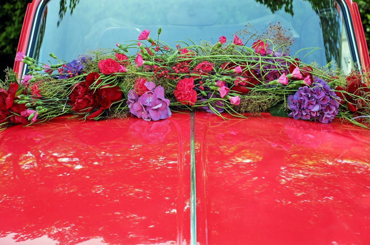 Wedding · Vibrant Hood Arrangement
