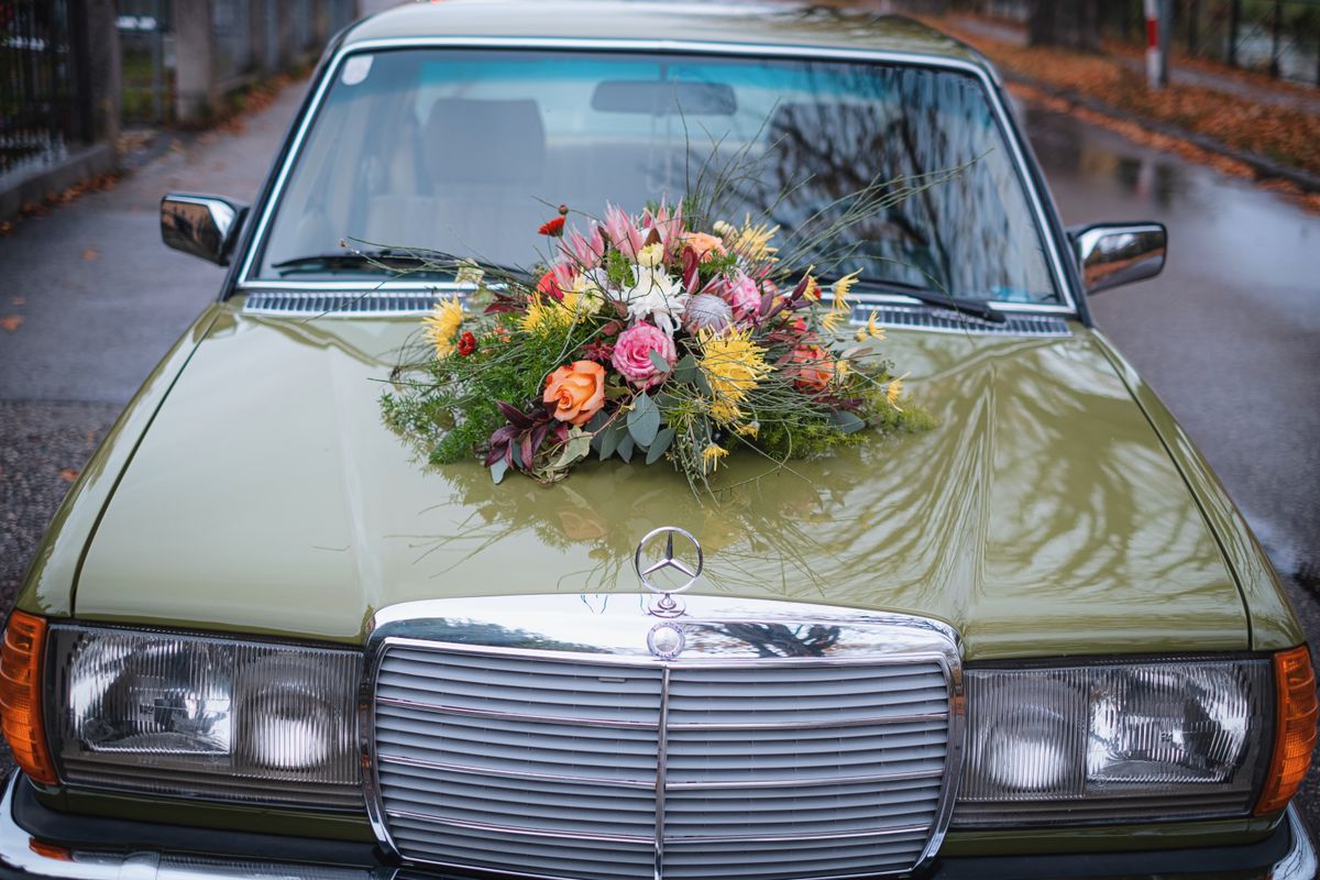 Engagement · Bouquet, Green Vintage Car
