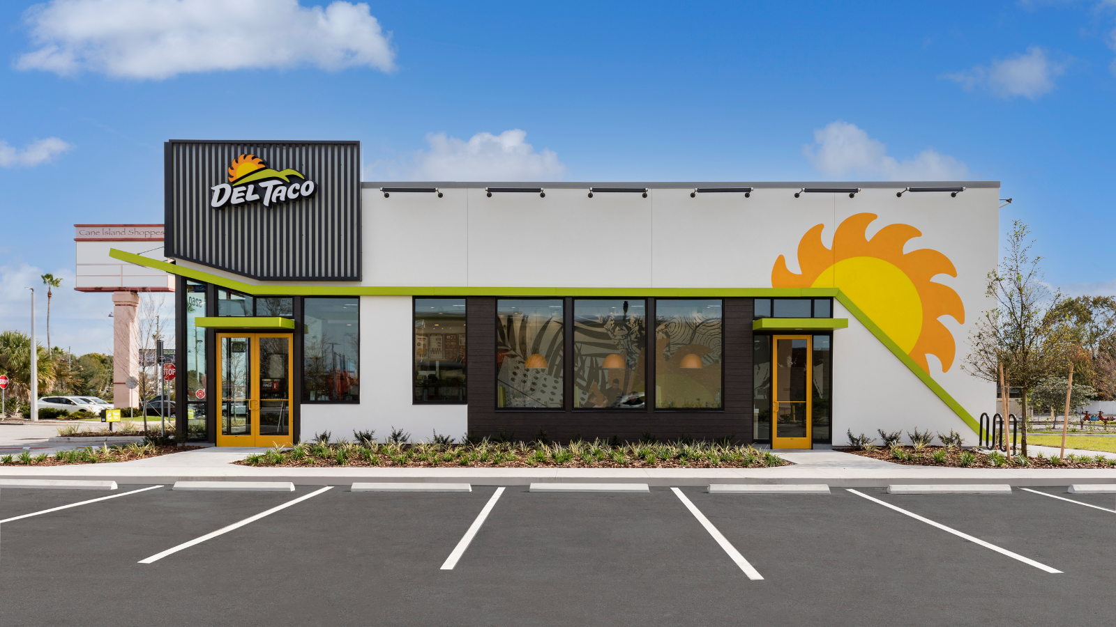 What Are the Site Requirements for Del Taco?