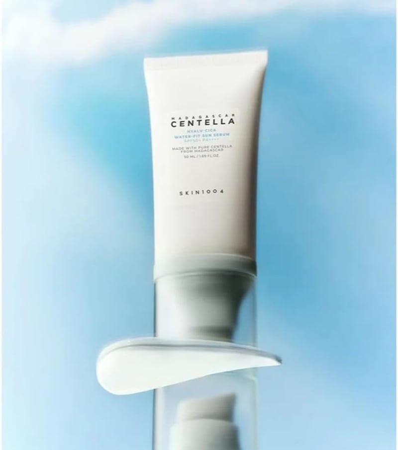 SKIN1004 Madagascar Centella Hyalu-Cica Water-Fit Sun Serum SPF50+ 4