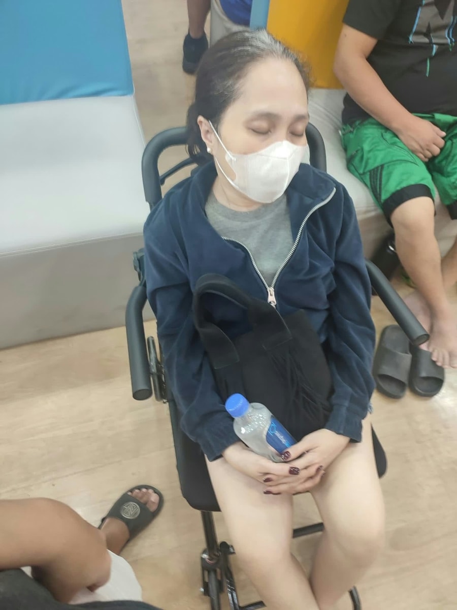 PLEASE HELP SHAKIRIZZA WALK TOWARD A BETTER TOMORROW ❤️ - Image 1