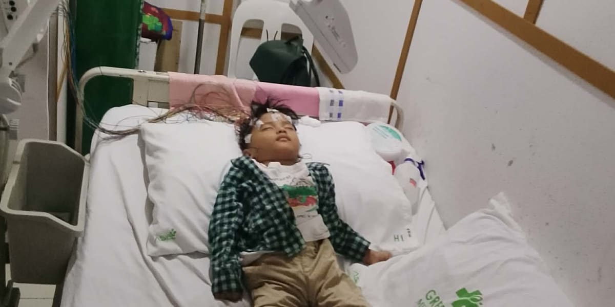 Pls Help my SON TO BE ABLE TO WALK , TO TALK -, LET HIM be a normal kids like other 😭
