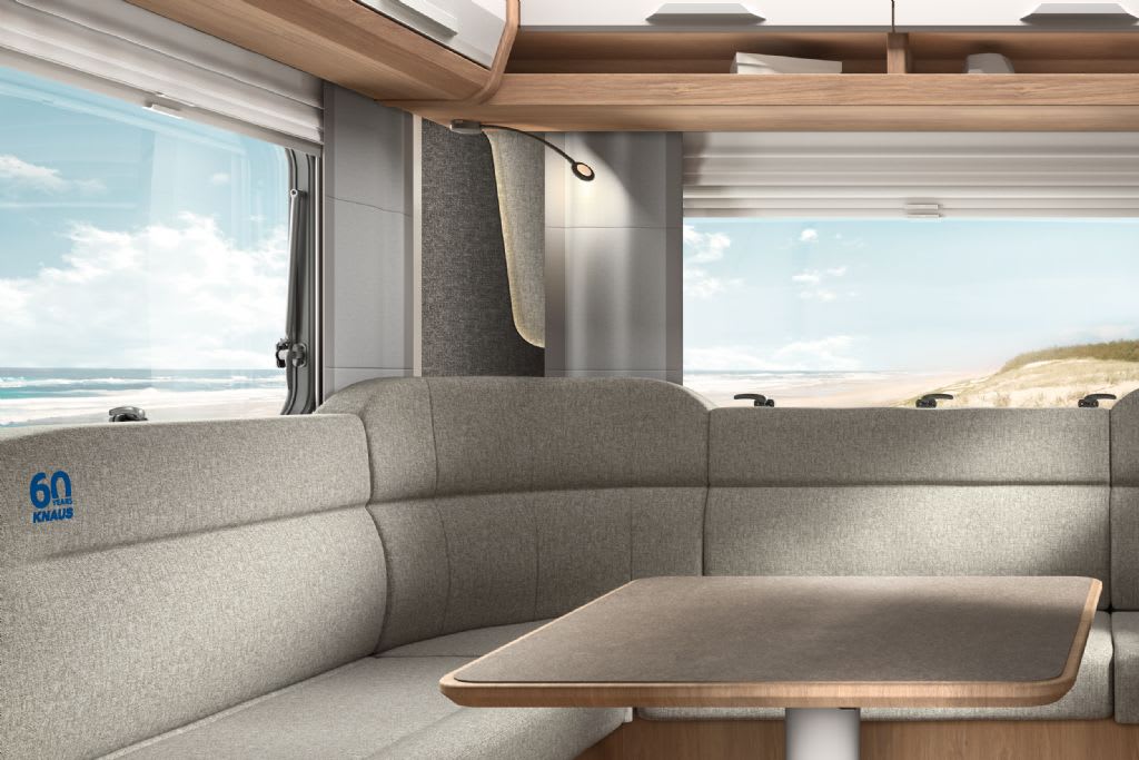 1100 S01 ALL-ALL PO 552335-18 casualsilver 2024(4)