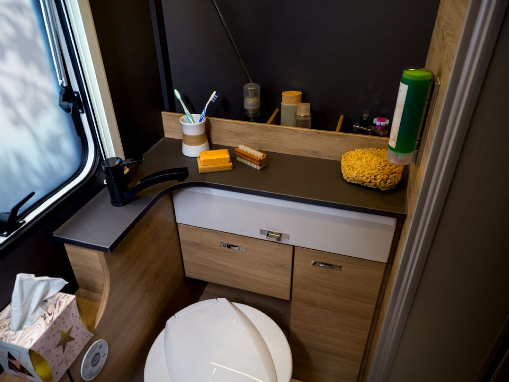 1100 W09 500-DK IN 01902 2024