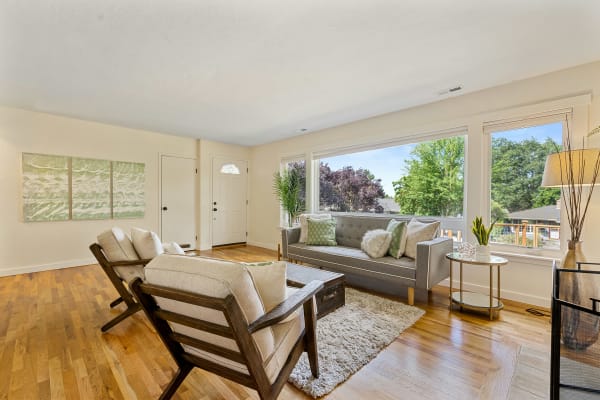 The Best Luxury Vinyl Flooring for Open-Concept Homes